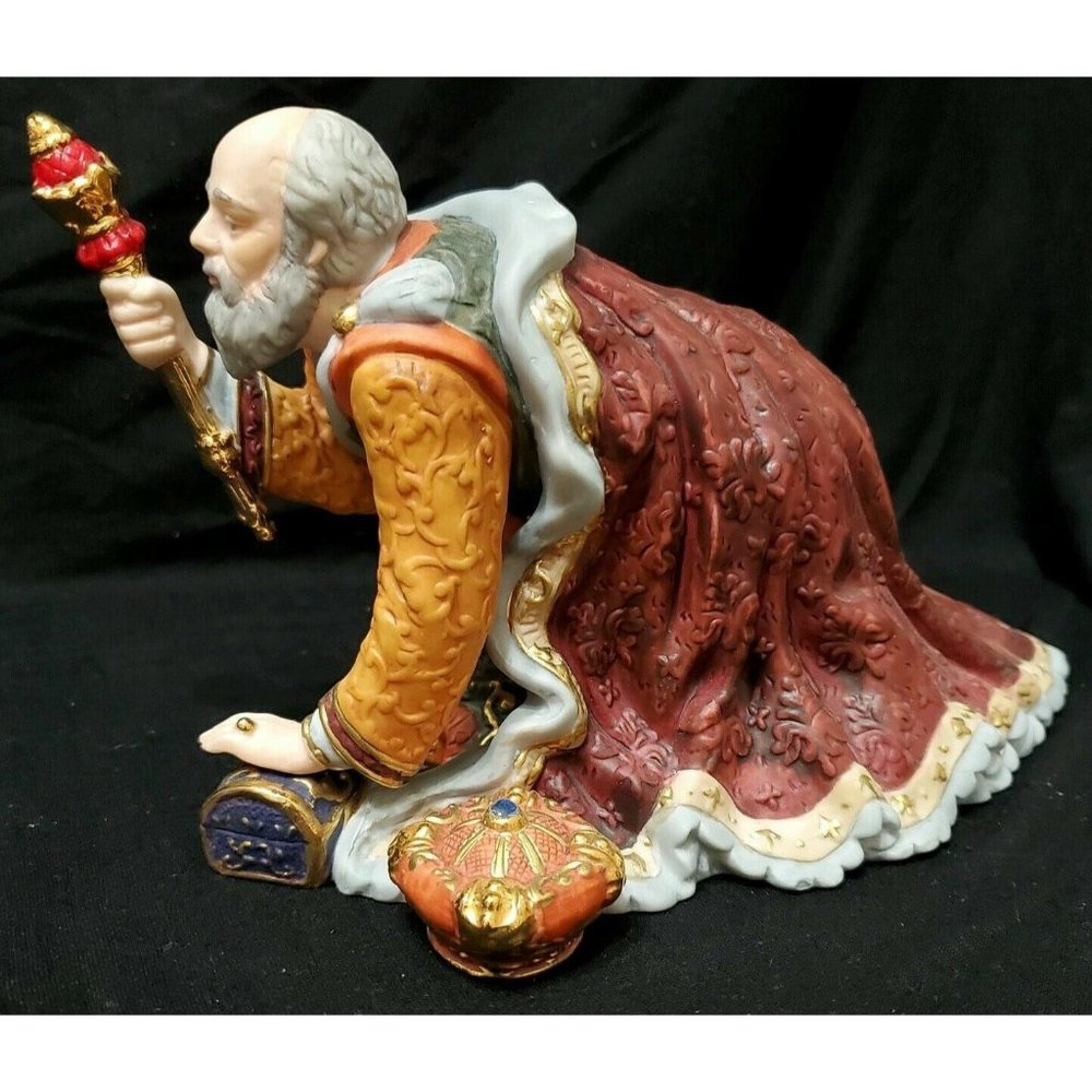 Bowing Wiseman Kirkland Signature Nativity 75177 Replacement Blue Box gold trim